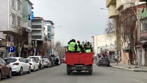 BELEDİYE İŞÇİLERİNİ, KORONA BİLE DURDURAMIYOR