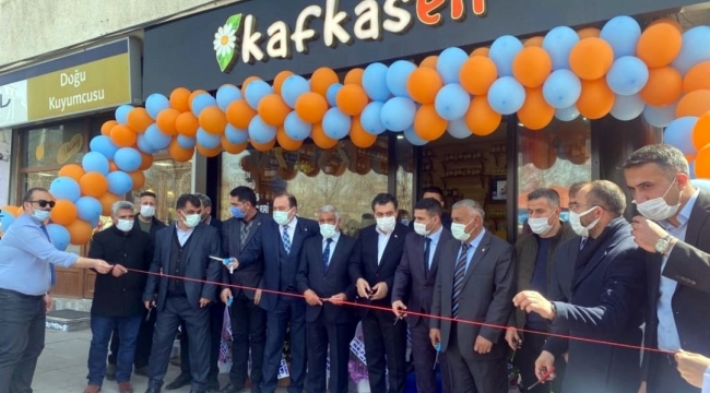 YÖRESEL ÜRÜNLERE KADİR ÖZER VE
