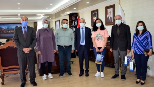 VALİ ÖNER'DEN GÖFER'E TEBRİK VE ÖDÜL