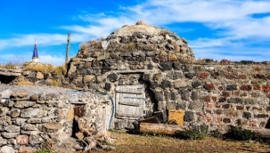Tarihi hamam restore edilmeyi bekliyor