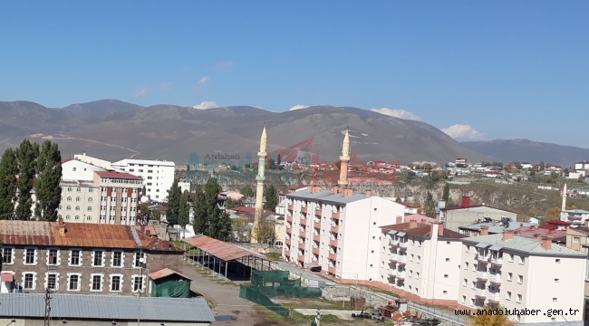 LOJMANLAR İÇERİDE, ÖĞRENCİLER DIŞARIDA!