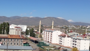 LOJMANLAR İÇERİDE, ÖĞRENCİLER DIŞARIDA!