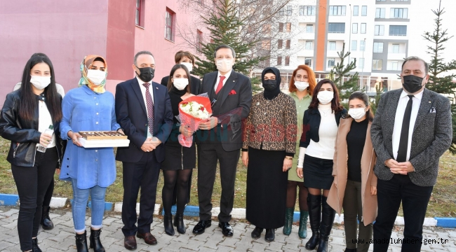 İŞ DÜNYASI GİBİ, YÖK'TEN KİMSE YOKTU!..