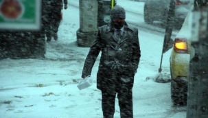KAR GELİYOR!