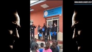 ÖĞRENCİLER ATASI'NI KEMAN VE ŞİİRLE ANDI.