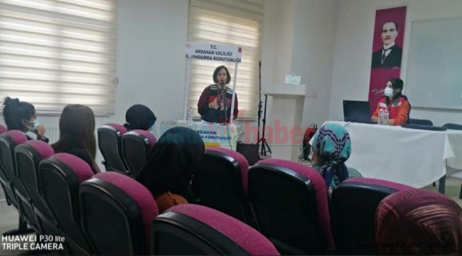 AKADEMİSYEN VE ÖĞRENCİLERE 'UYUŞTURUCU' SEMİNERİ