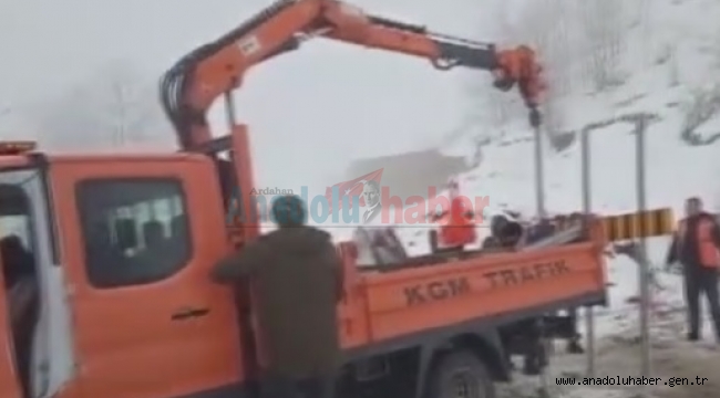 Artvin-Ardanuç-Ardahan kara yolu kar nedeniyle ulaşıma kapatıldı