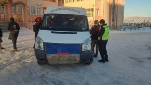 Jandarma okul servislerini denetledi.