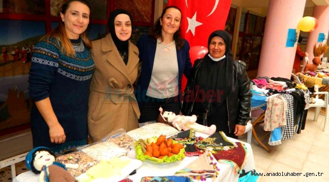 Posof'lu hanımlar el emeklerini sergiledi