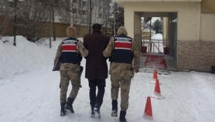 Bir kişinin evini iki kez soyan hırsız yakalandı.!