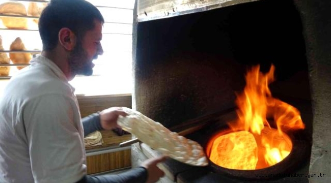 Sibirya soğuklarında kat kat giyinenlere inat onlar tişörtle çalışıyor