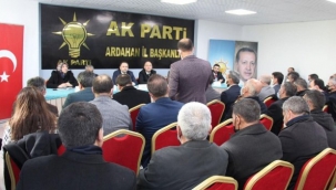 YENİ YILI CHP KUTLADI, AK PARTİ ÇALIŞTI!