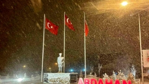 Ardahan yeniden beyaza büründü