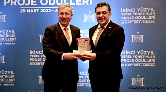 BAŞKAN DEMİR’E ÖDÜL