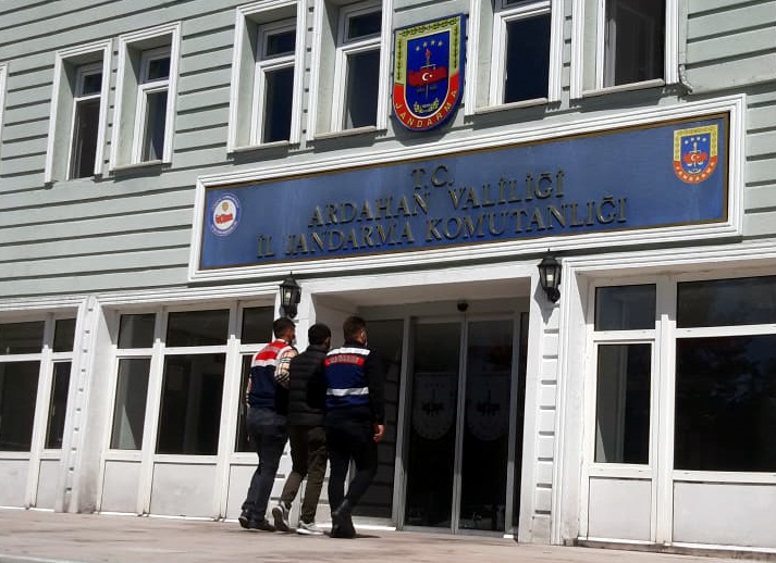 JASAT ARDAHAN'DA 21 SUÇLUYU YAKALADI
