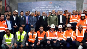 AŞIK ŞENLİK TÜNELİ'NDE IŞIK GÖRÜLDÜ
