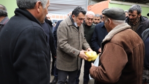 BAŞKAN DEMİR, SEBZE MEYVE PAZARINI ZİYARET ETTİ