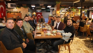 BAŞKAN DEMİR, SOSYAL MEDYA İÇERİK ÜRETİCİLERİNE İFTAR VERDİ