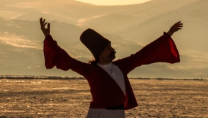 Çıldır Gölü'nde büyüleyen 'Sema' gösterisi