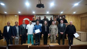Hanak'lı hayvan yetiştiricileri sertifikalarını aldı