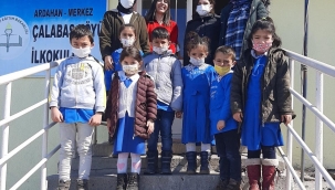 ÖĞRENCİLERE İŞİTME TARAMA TESTİ YAPILIYOR