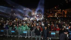 19 MAYIS KONSERİ'NDE COŞKU DORUKTAYDI