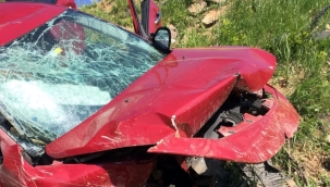TRAFİK KAZASI: 2 ÖLÜ, 3 AĞIR YARALI