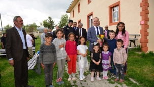 Vali Hüseyin Öner, vatandaşları dinlemek için köy ziyaretlerini sürdürüyor