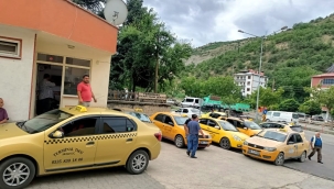 ARDANUÇLU TAKSİCİLER, KORSANCILIKTAN VE ZAMLARDAN ŞİKAYETÇİ