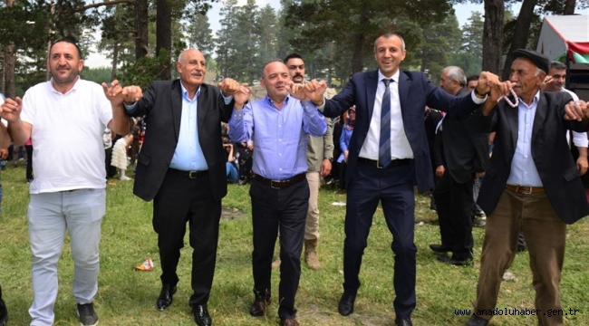KÖPRÜLÜ CANİBEG YAYLASINDA RENKLİ ŞENLİK