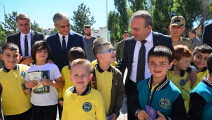 Ardahan'da 16 bin 921 öğrenci dersbaşı yaptı