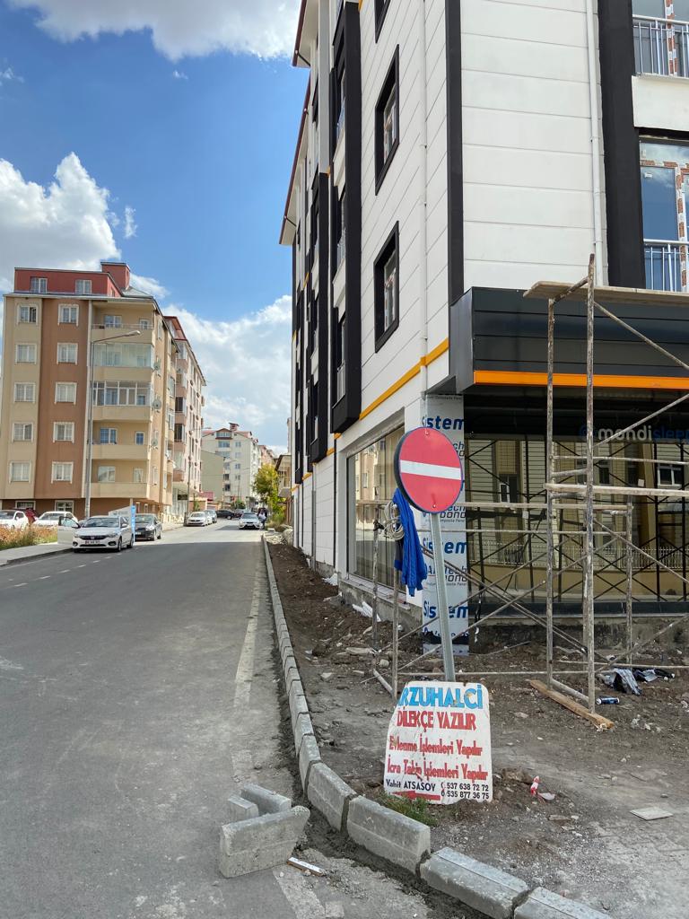 BİNA TAMAM KALDIRIM NEREDE?