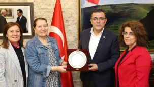 HAYIRSEVER SAADET KIZILYAR’DAN YÜZLERCE ÖĞRENCİYE KIRTASİYE YARDIMI
