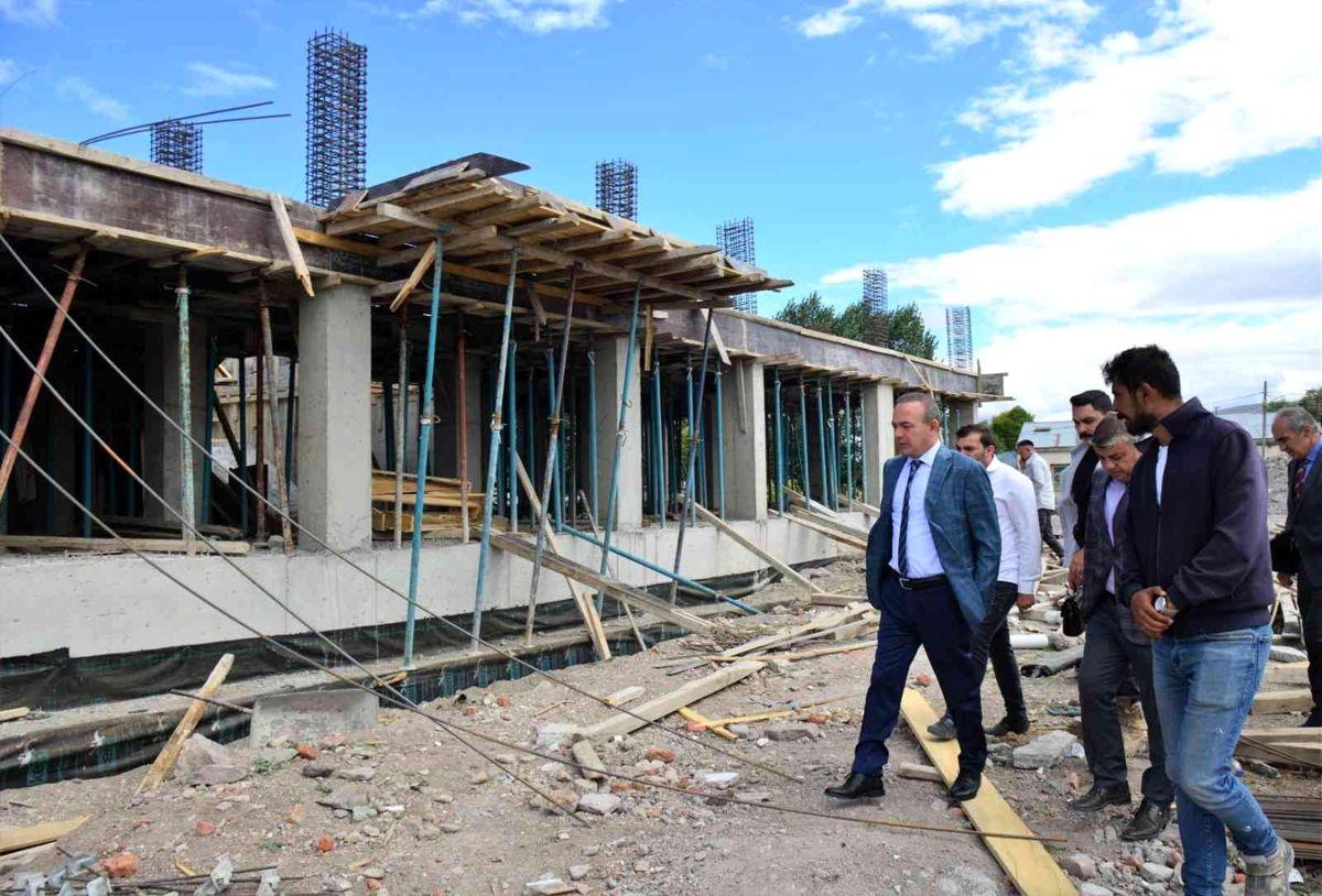 Vali Öner, Özel İdare Tekstil Atölyesi inşaatını denetledi