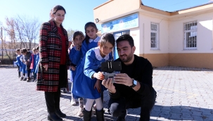Dron ile ilk tanışan öğrencilerin mutluluğu