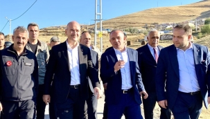 İçişleri Bakanı Süleyman Soylu deprem bölgesinde