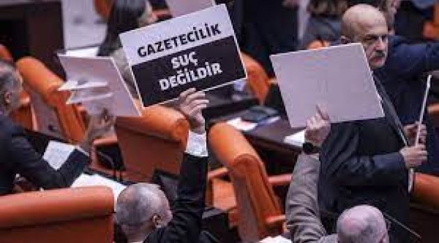 Tartışmalı sosyal medya düzenlemesi resmen yasalaştı