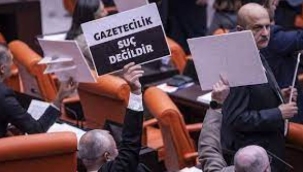 Tartışmalı sosyal medya düzenlemesi resmen yasalaştı
