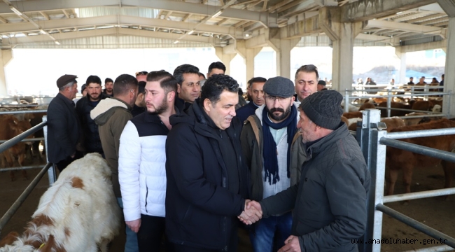 Başkan Demir'den hayvan pazarına ziyaret
