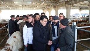 Başkan Demir'den hayvan pazarına ziyaret