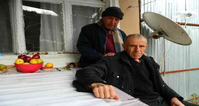 Bozyiğit, bitkilerle beraber yaşıyor