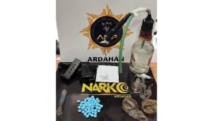 Ardahan'da zehir taciri 9 kişi yakalandı
