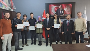 Erasmus+ projesini tamamlayan öğrencilere sertifikaları verildi