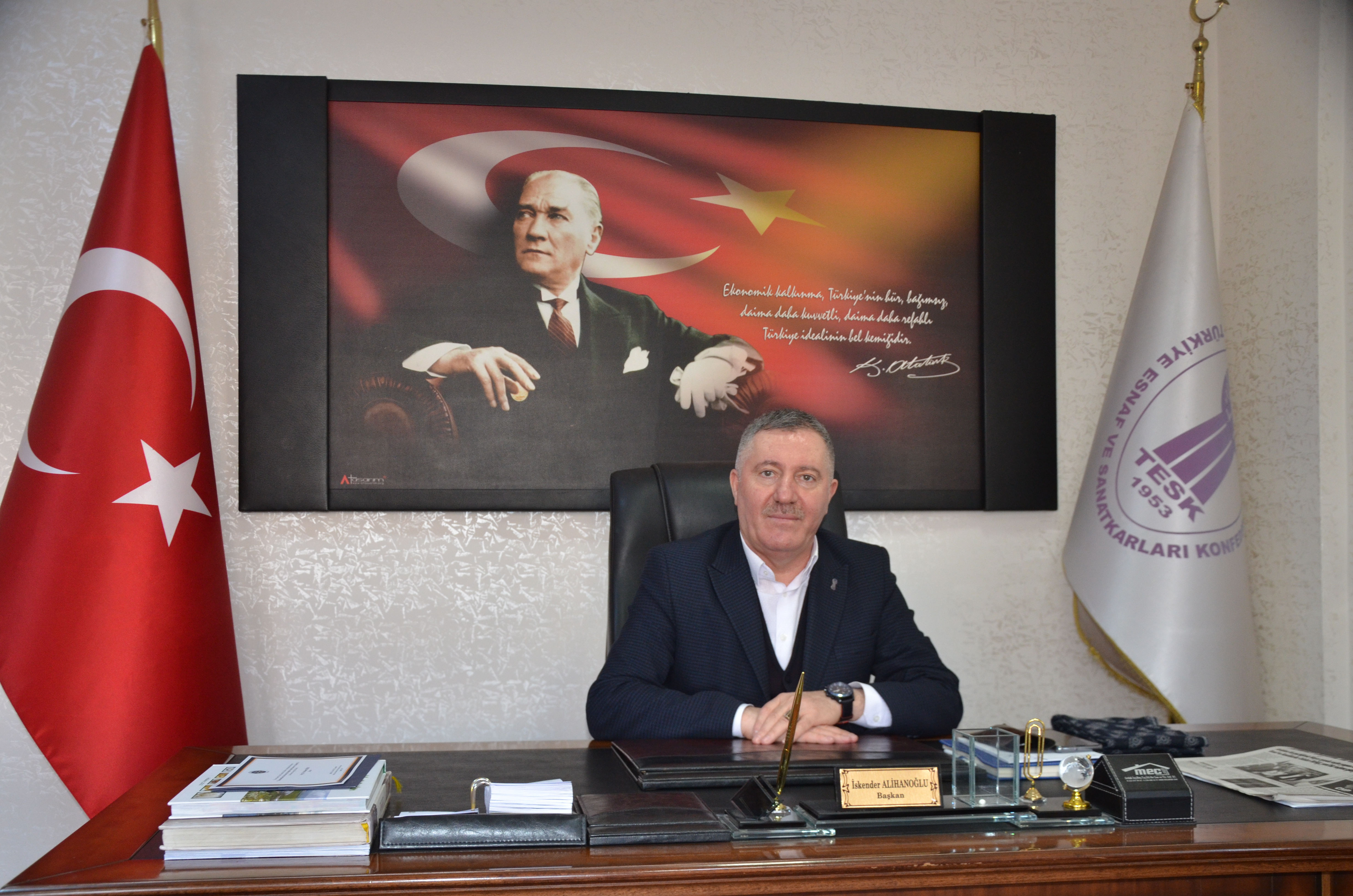 İskender Alihanoğlu: Yeni Yılınızı Kutlarım