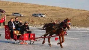 Çıldır Gölü'nde hafta sonu yoğunluğu