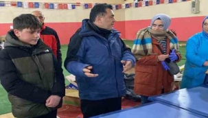 12 sınıf öğrencisi harçlığını depremzedelere bağışladı