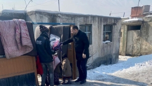 AK Parti Ardahan İl Başkanı Kaan Koç, deprem bölgesini ziyaret etti