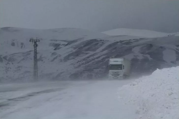 Ardahan'da tipi etkili oldu