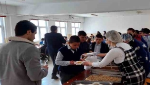 Çıldır'daki öğrencilere ücretsiz yemek hizmeti