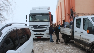 Dört tır AFAD koordinesinde yola çıktı